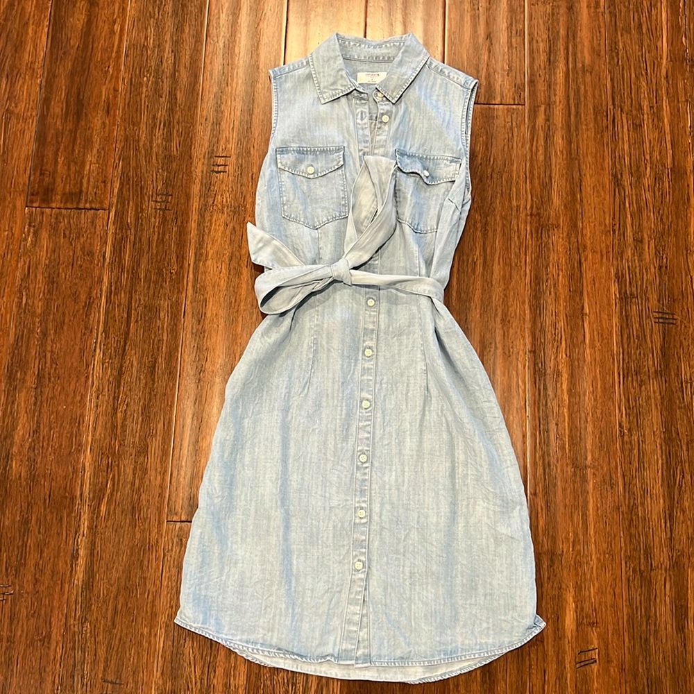 Untuckit chambray sleeveless dress